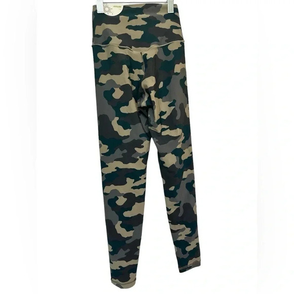 Offline by Aerie Real Me green camouflage 7/8 length hi rise leggings NWT - Picture 3 of 8